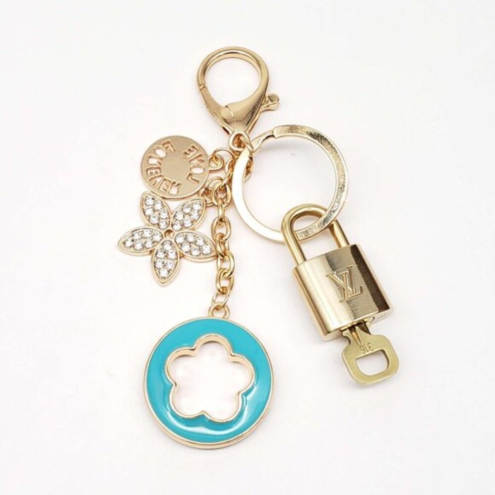 Louis Vuitton Authentic Gold Padlock 🔑 Key + Stylish Bag Unbranded Flower Charm